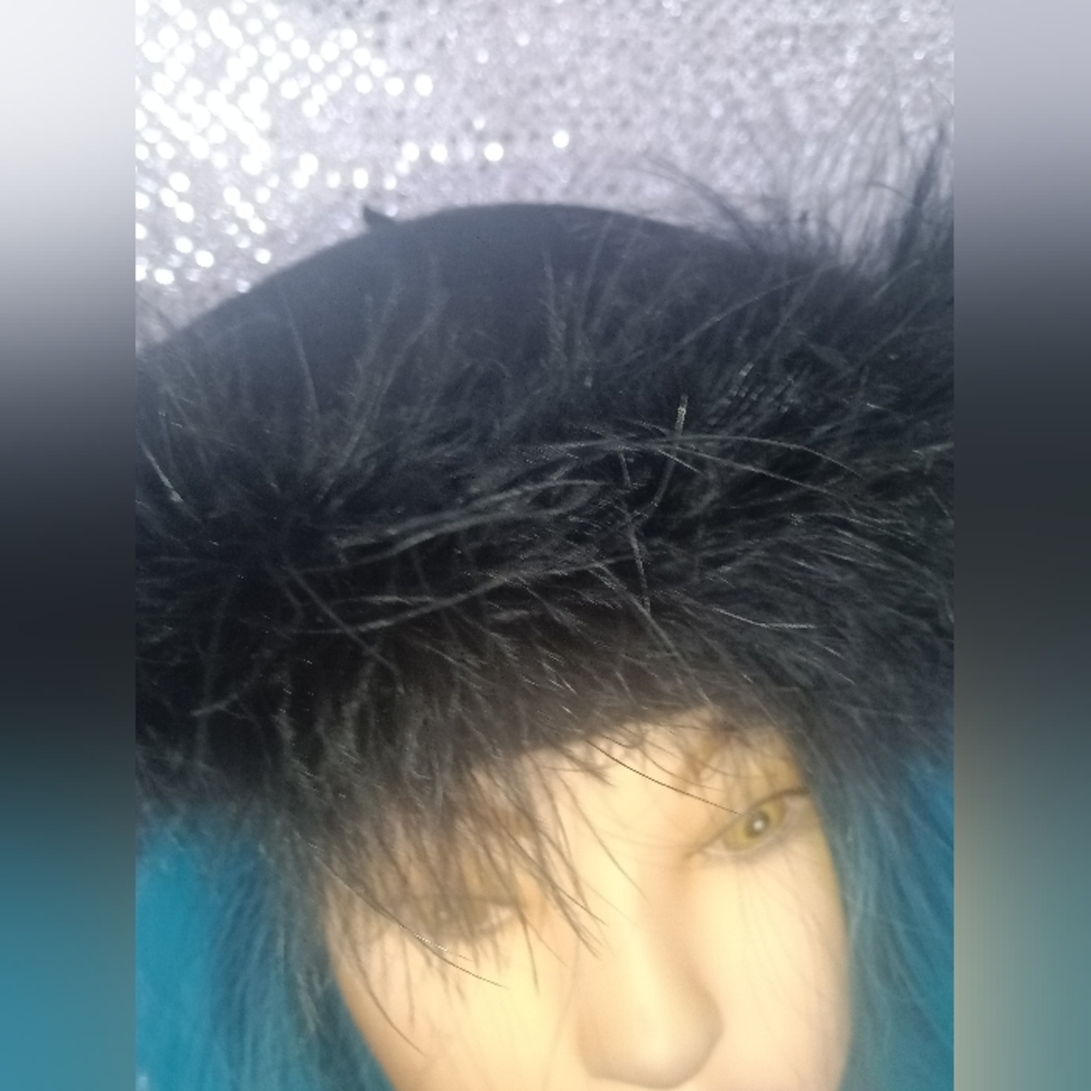 Fuzzy hat - Picture 4 of 4